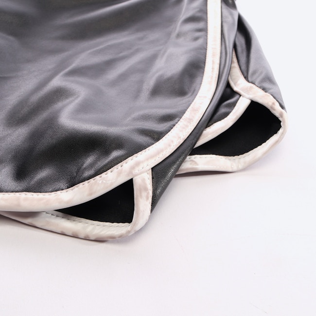 Image 3 of Shorts M Black in color Black | Vite EnVogue