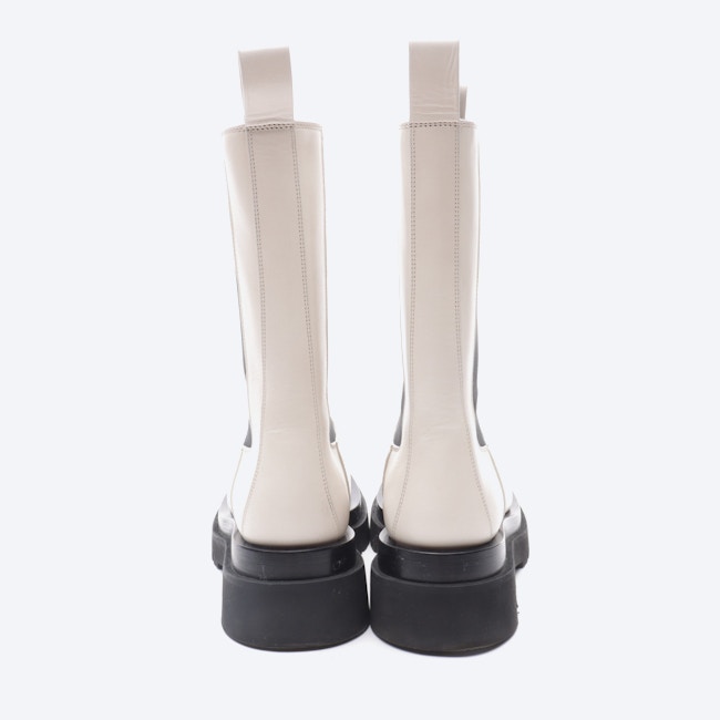 Image 3 of Boots EUR 39 Beige in color White | Vite EnVogue