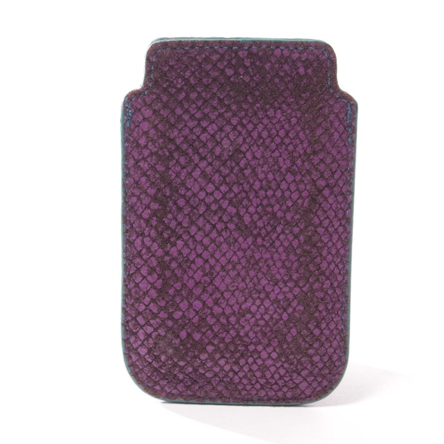 iphone 4 cover from Liebeskind Berlin in purple | Vite EnVogue