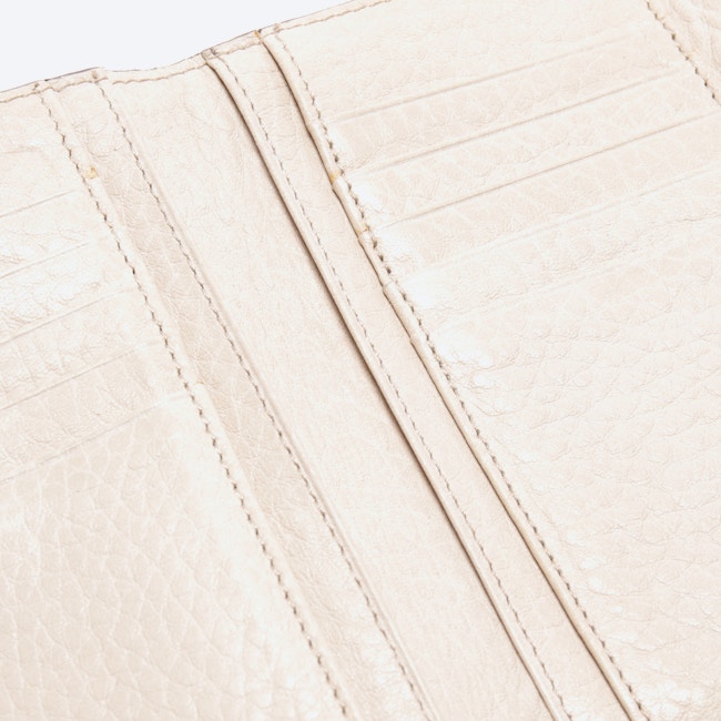 Image 2 of Wallet Beige in color White | Vite EnVogue