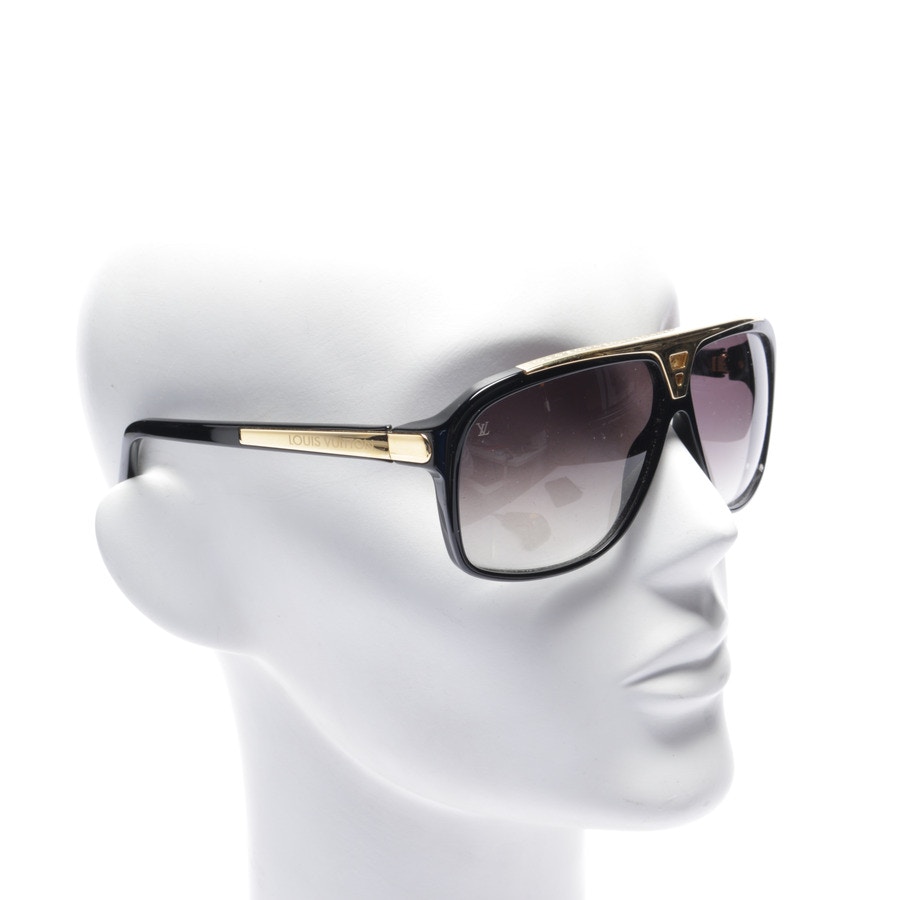 Image 2 of Z0350W Sunglasses Black in color Black | Vite EnVogue