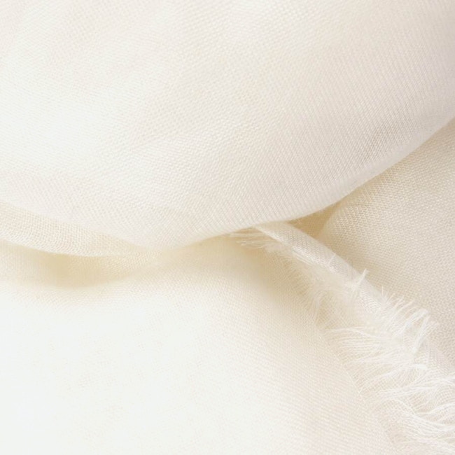 Image 2 of Shawl White in color White | Vite EnVogue