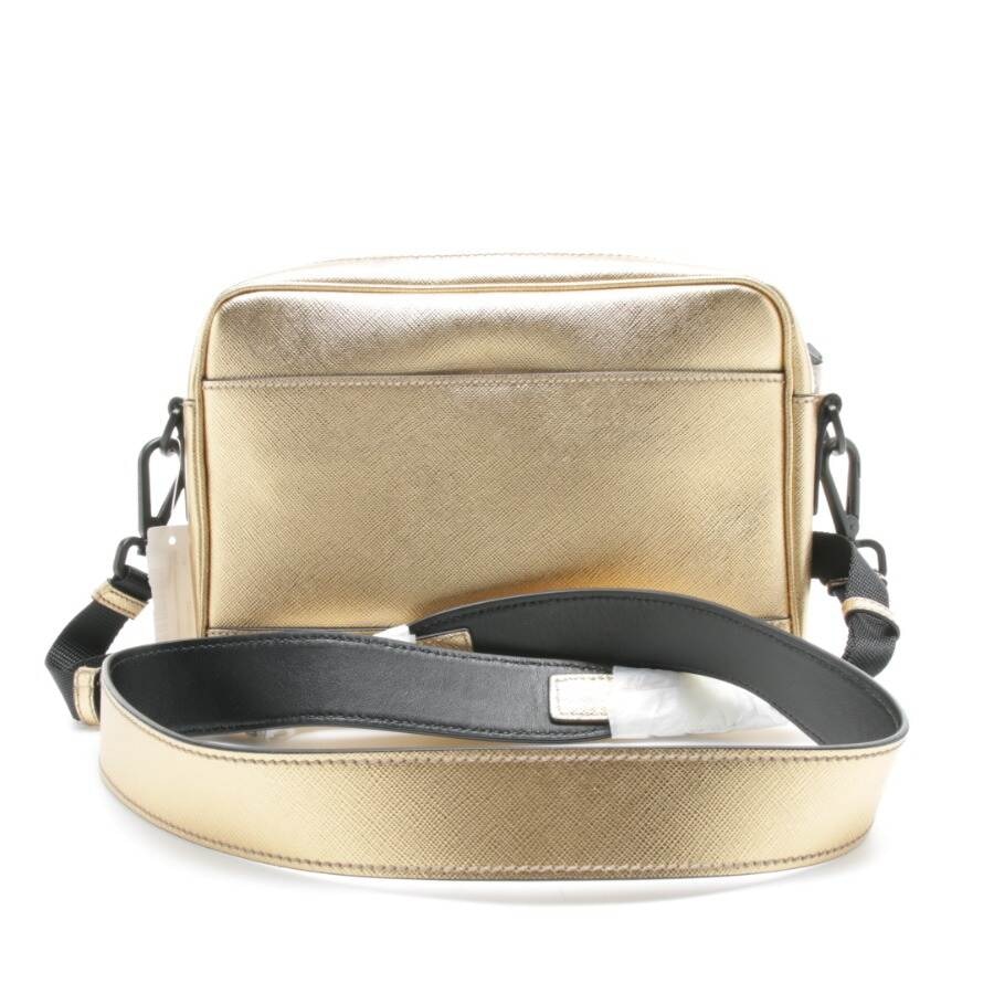Image 2 of Shoulder Bag Gold in color Metallic | Vite EnVogue