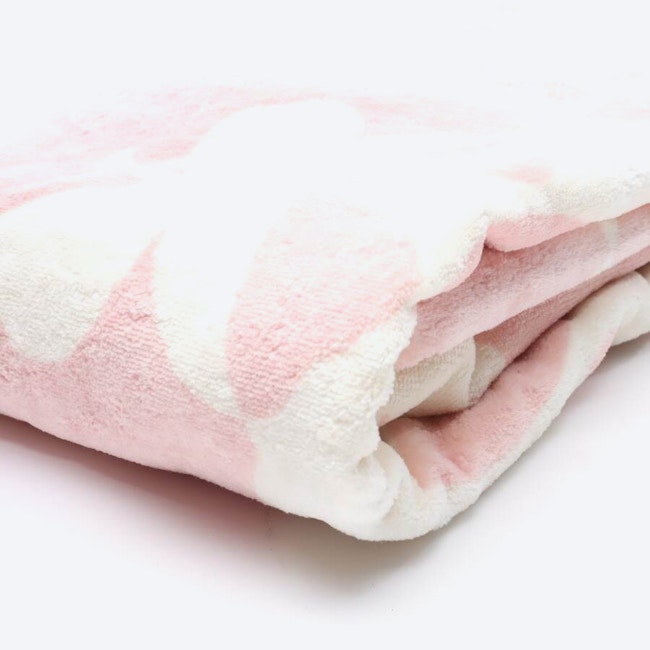 Image 2 of Bath Towl Pink in color Pink | Vite EnVogue