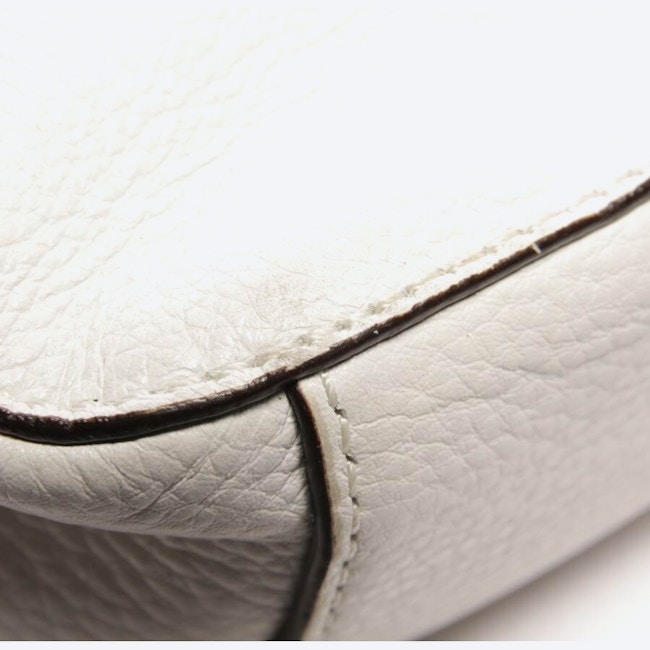 Image 4 of Shoulder Bag White in color White | Vite EnVogue