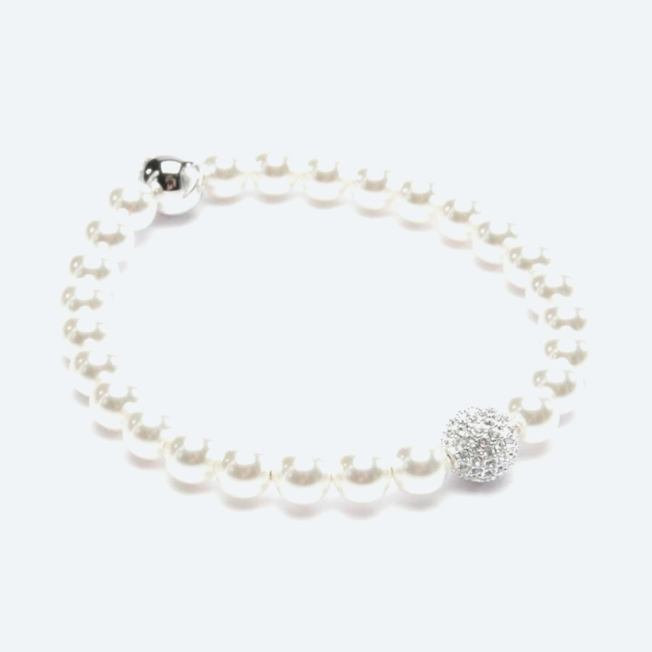Image 1 of Bracelet White in color White | Vite EnVogue