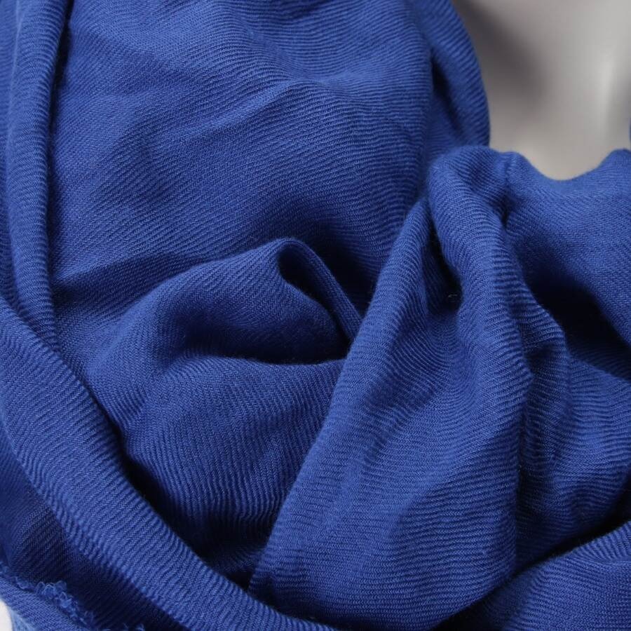 Image 2 of Shawl Blue in color Blue | Vite EnVogue