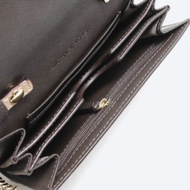 Image 3 of Wallet on Chain Brown in color Brown | Vite EnVogue