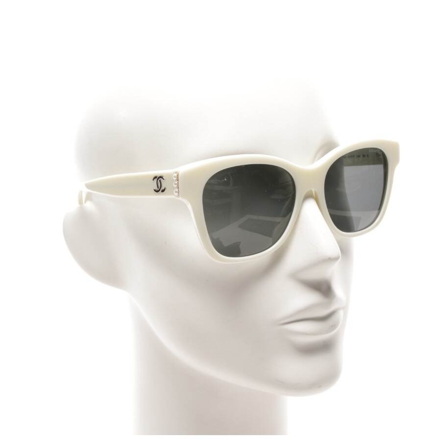 Image 2 of 5482-H Sunglasses White in color White | Vite EnVogue
