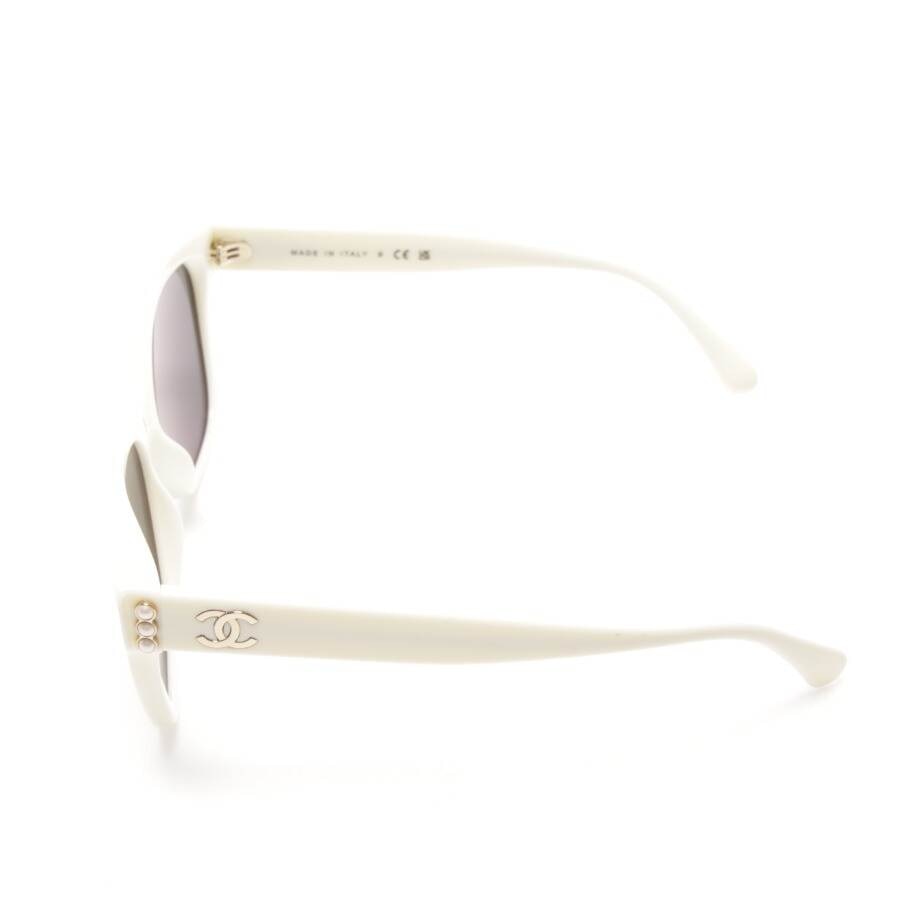 Image 3 of 5482-H Sunglasses White in color White | Vite EnVogue