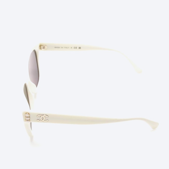Image 3 of 5482-H Sunglasses White in color White | Vite EnVogue