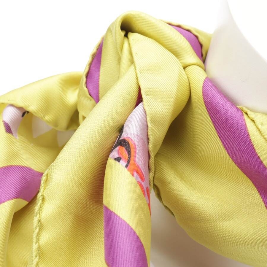 Image 2 of Silk Carré Multicolored in color Multicolored | Vite EnVogue