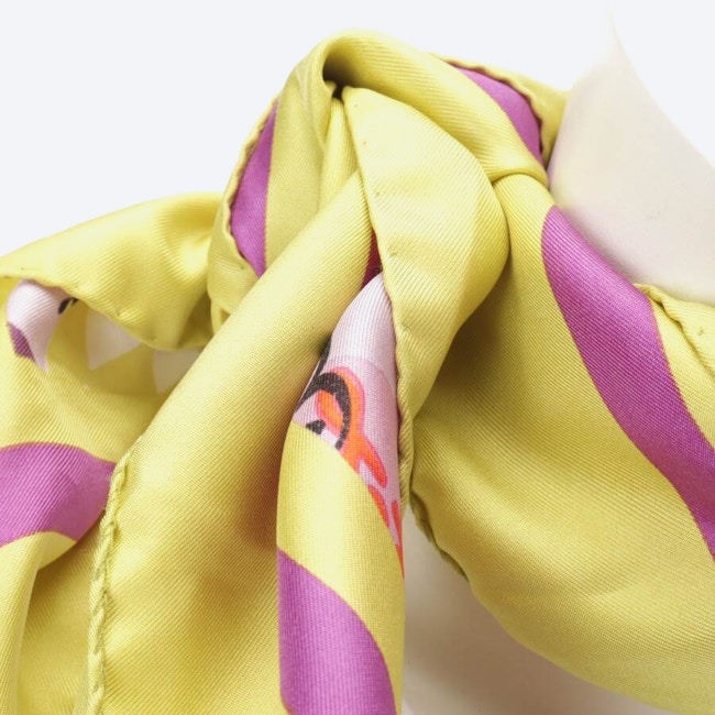 Image 2 of Silk Carré Multicolored in color Multicolored | Vite EnVogue