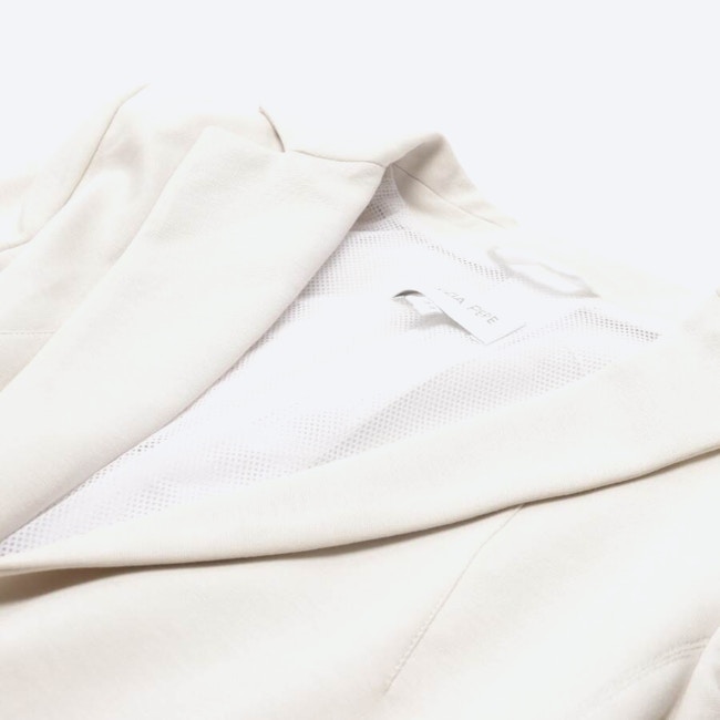 Image 3 of Blazer 38 Beige in color White | Vite EnVogue