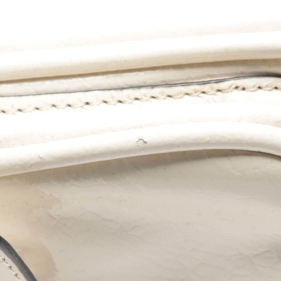Image 10 of Shoulder Bag Beige in color White | Vite EnVogue