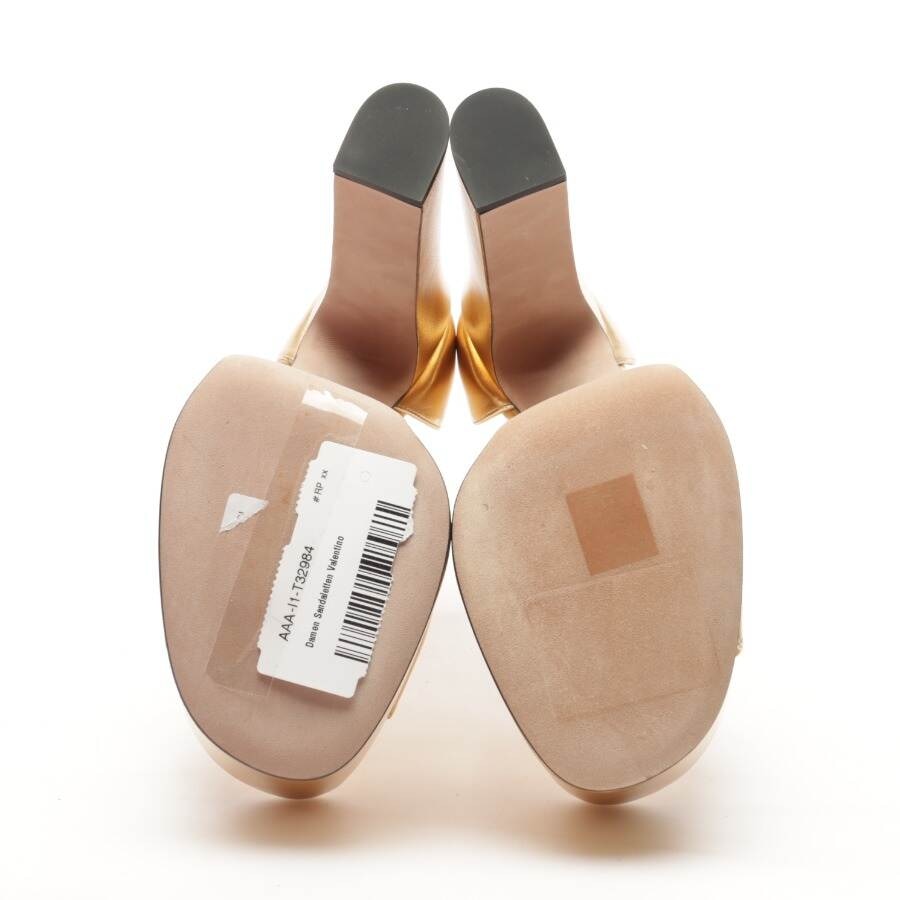 Image 4 of Heeled Sandals EUR 39 Gold in color Metallic | Vite EnVogue