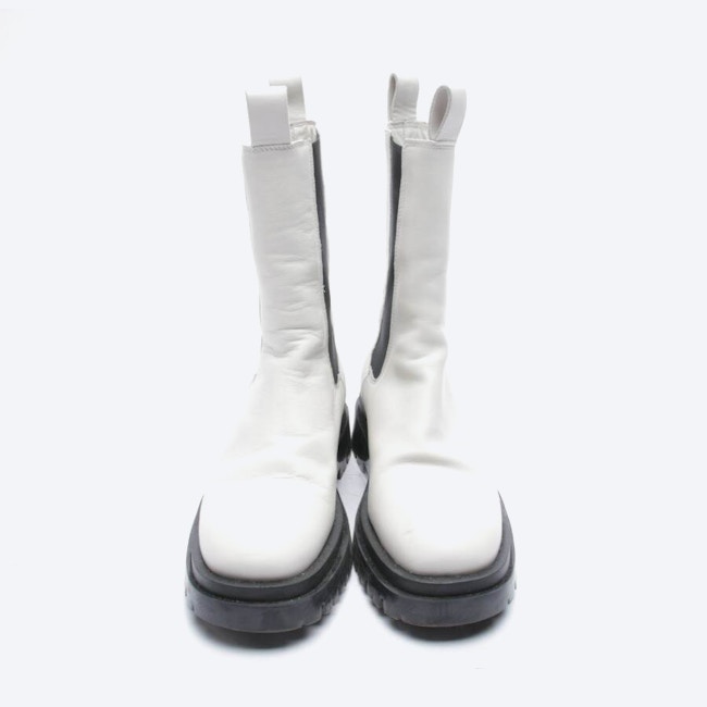 Image 2 of Boots EUR 37 White in color White | Vite EnVogue
