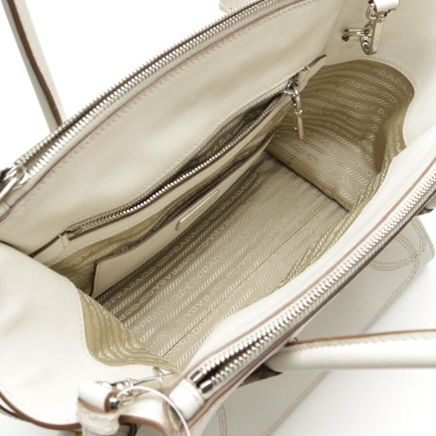 Image 5 of Handbag Beige in color White | Vite EnVogue