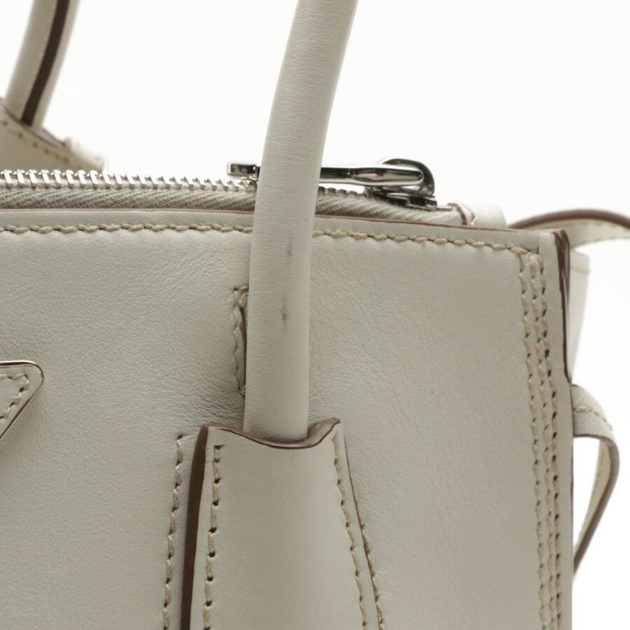 Image 9 of Handbag Beige in color White | Vite EnVogue