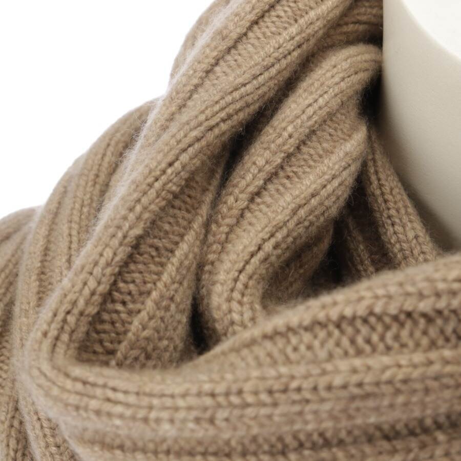Image 2 of Cashmere Shawl Beige in color White | Vite EnVogue
