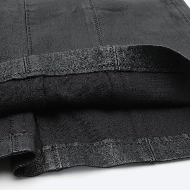 Image 3 of Mini Skirt 32 Black in color Black | Vite EnVogue