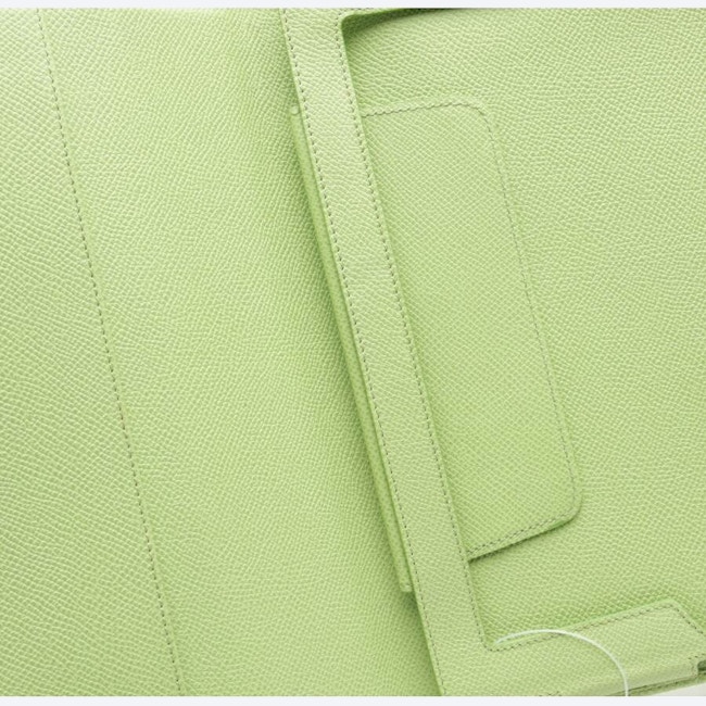 Image 2 of iPad Case Light Green in color Green | Vite EnVogue