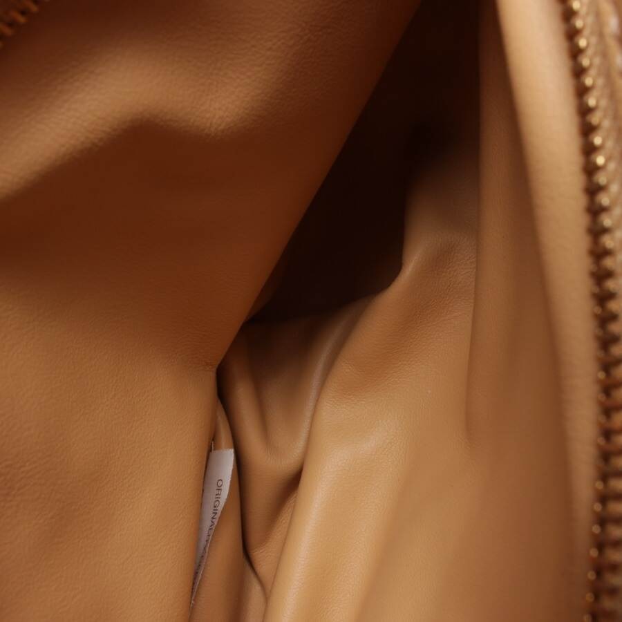 Image 5 of Pochette Twist Handbag Beige in color White | Vite EnVogue