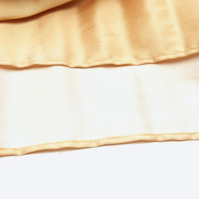 Image 3 of Skirt XS Beige in color White | Vite EnVogue