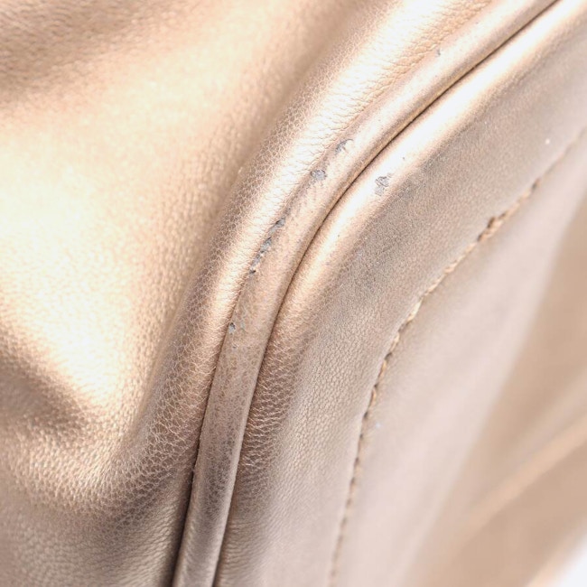 Image 5 of Shoulder Bag Gold in color Metallic | Vite EnVogue