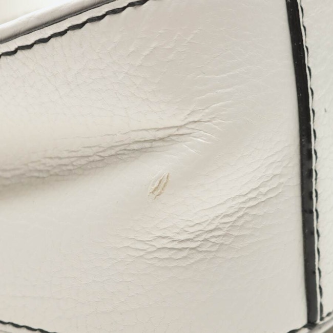 Image 8 of Shoulder Bag White in color White | Vite EnVogue