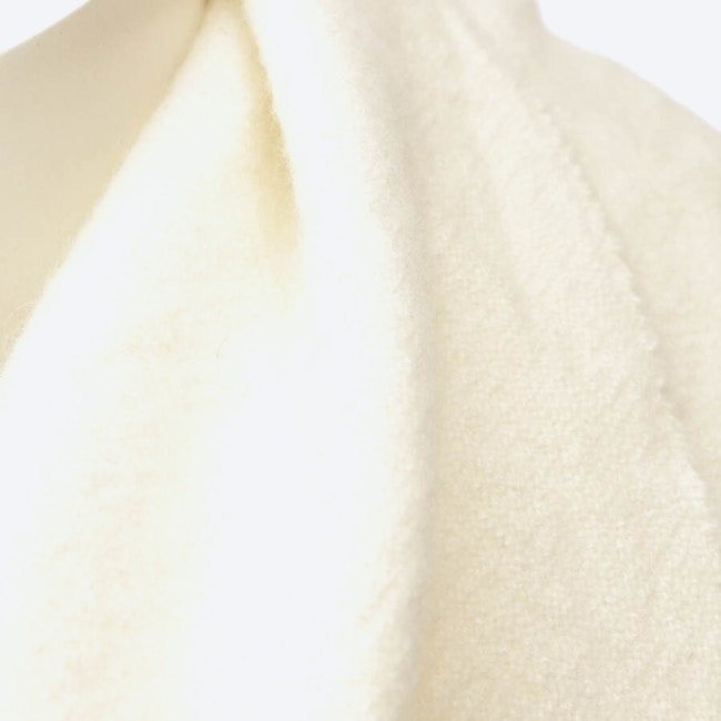 Image 2 of Shawl White in color White | Vite EnVogue