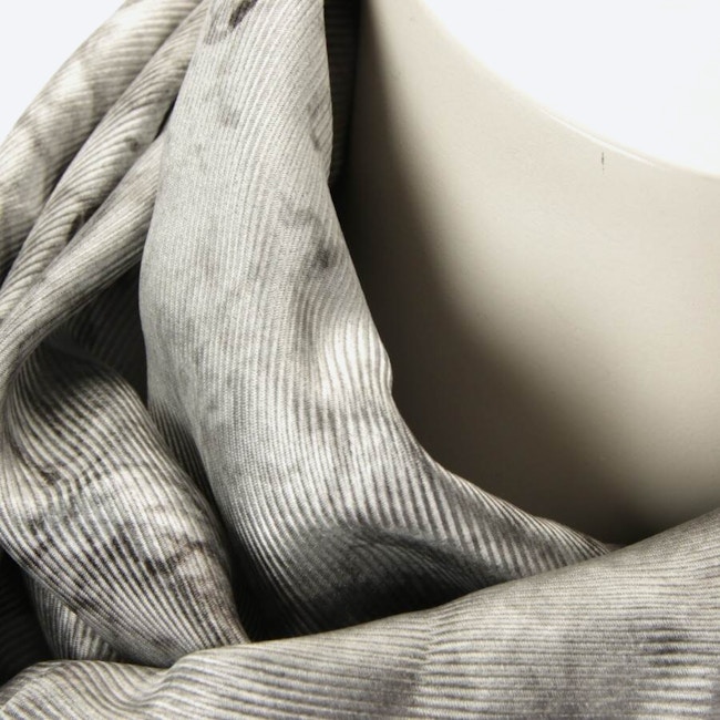 Image 2 of Silk Schawl Gray in color Gray | Vite EnVogue