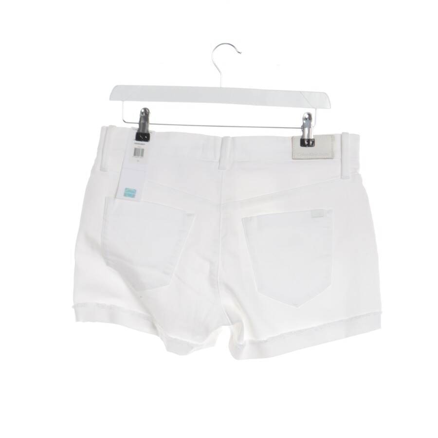 Image 2 of Shorts W30 White in color White | Vite EnVogue