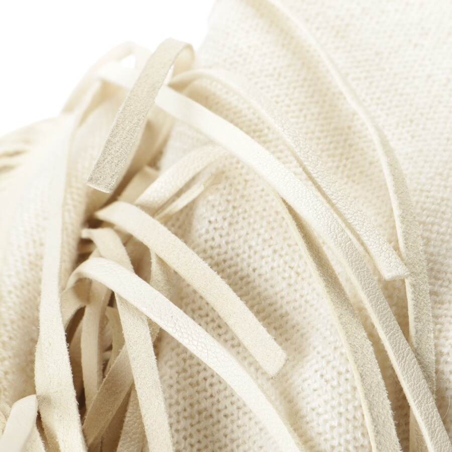 Image 3 of Scarf White in color White | Vite EnVogue