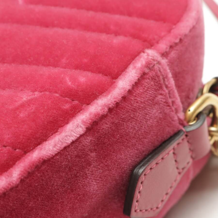 Image 8 of Marmont Shoulder Bag Fuchsia in color Pink | Vite EnVogue