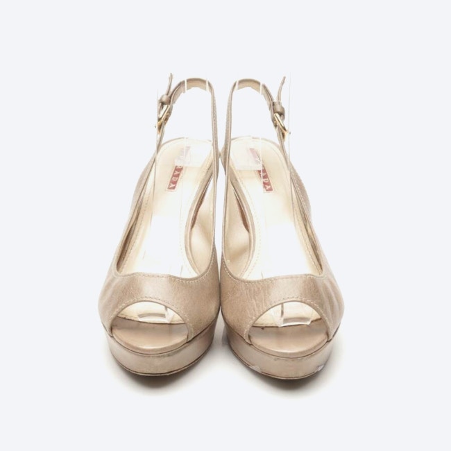 Image 2 of Heeled Sandals EUR38 Light Brown in color Brown | Vite EnVogue
