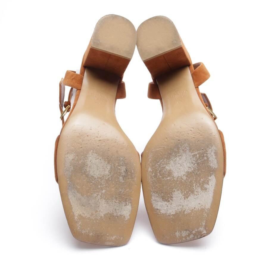 Image 4 of Rockstud Heeled Sandals EUR 40 Camel in color Brown | Vite EnVogue