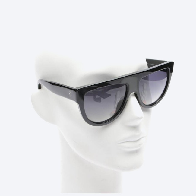 Image 2 of CL4001 Sunglasses Black in color Black | Vite EnVogue