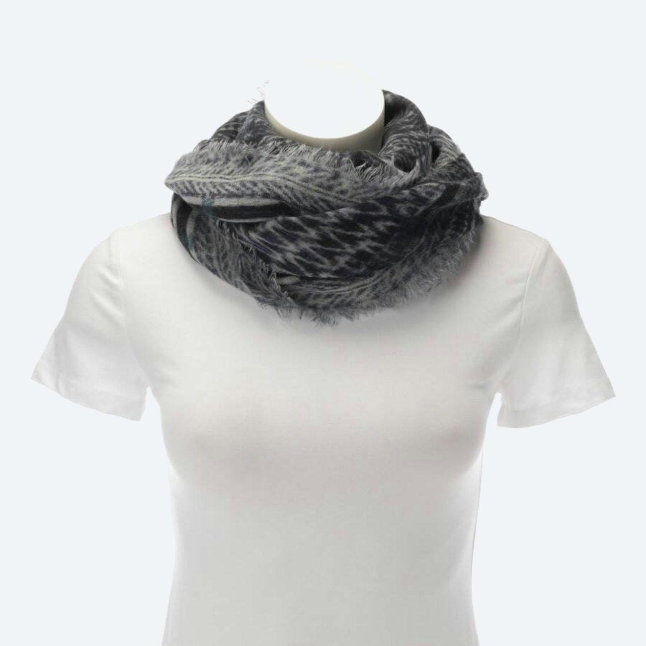 Image 1 of Wool Scarf Gray in color Gray | Vite EnVogue