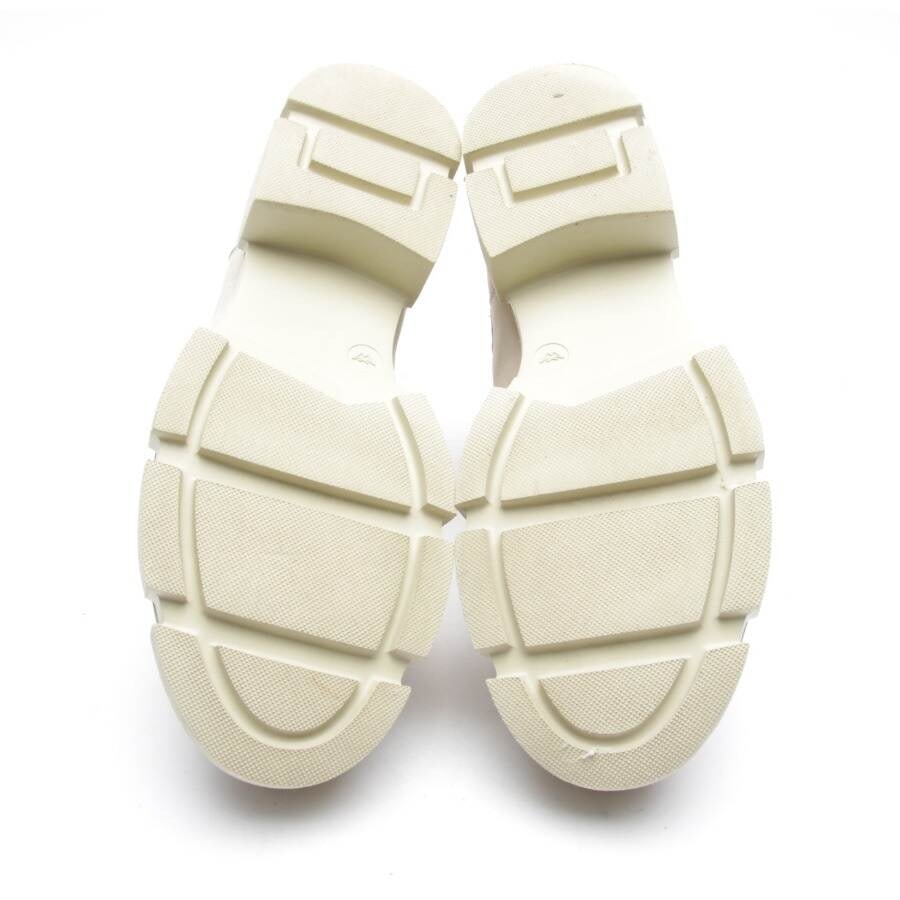 Image 4 of Chelsea Boots EUR 39 Beige in color White | Vite EnVogue