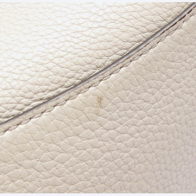 Image 9 of Shoulder Bag Beige in color White | Vite EnVogue