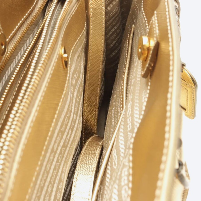 Image 5 of Handbag Gold in color Metallic | Vite EnVogue