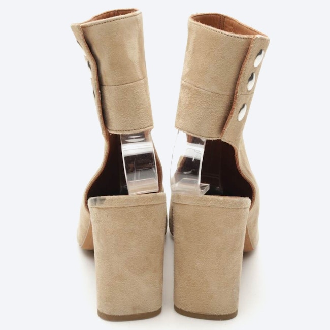 Image 3 of Ankle Boots EUR 39 Beige in color White | Vite EnVogue