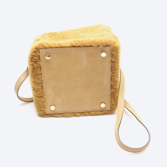 Bild 3 von Furry Cube Bag Handtasche Hellbraun in Farbe Braun | Vite EnVogue