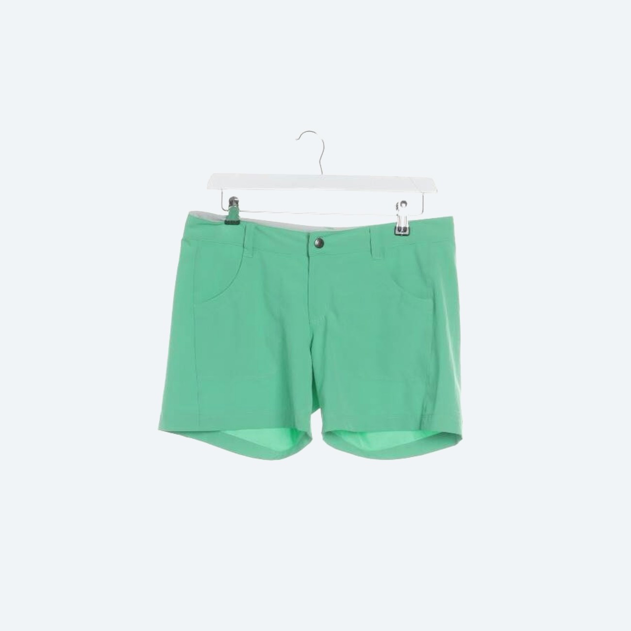 Image 1 of Shorts 34 Light Green in color Green | Vite EnVogue