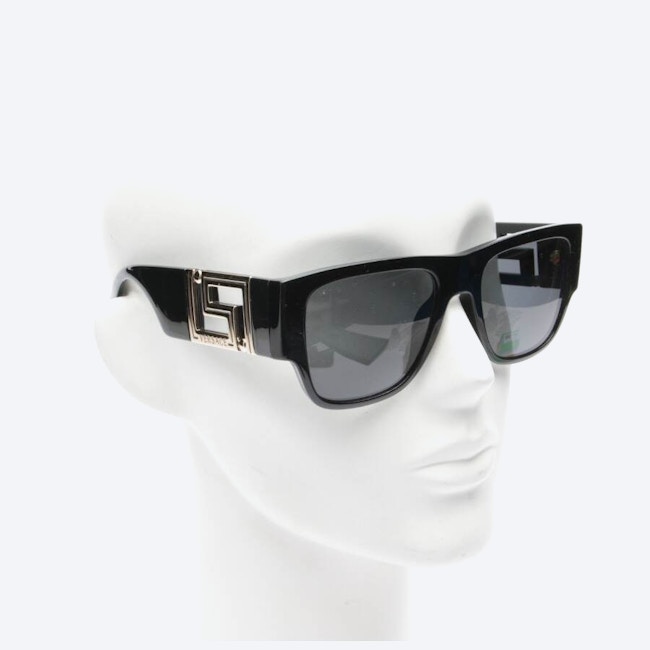 Image 2 of GB1/87 Sunglasses Black in color Black | Vite EnVogue