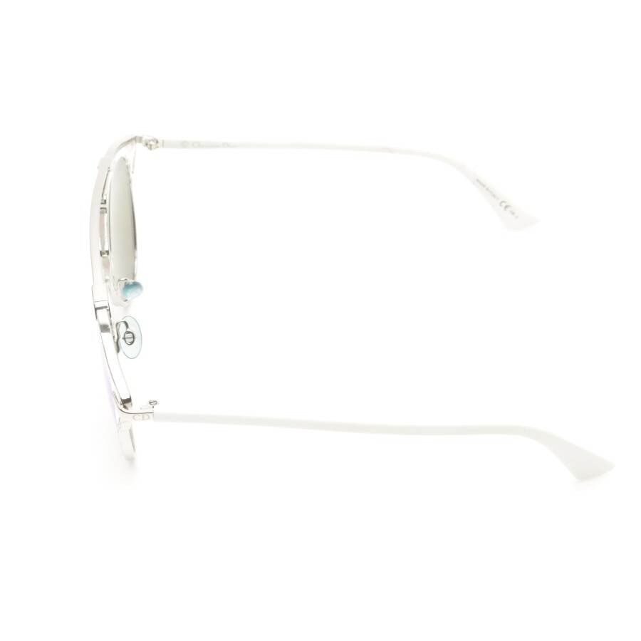 Image 3 of So Real  I187R Sunglasses White in color White | Vite EnVogue
