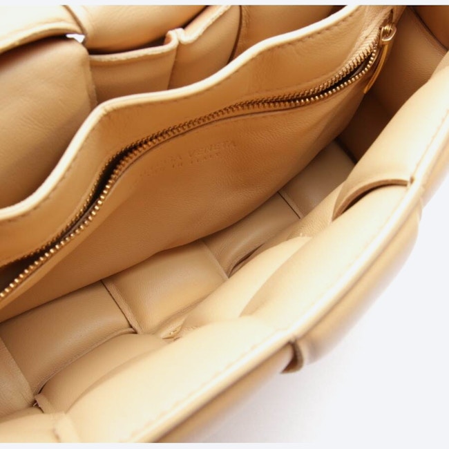 Image 5 of Crossbody Bag Light Brown in color Brown | Vite EnVogue