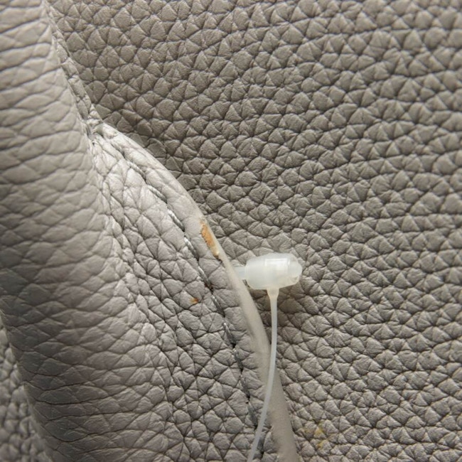 Image 7 of Sac Du Jour Handbag Light Gray in color Gray | Vite EnVogue