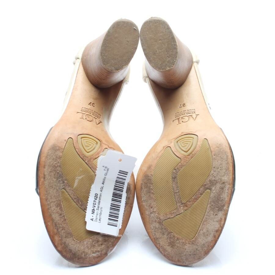 Image 4 of Heeled Sandals EUR 37 Beige in color White | Vite EnVogue